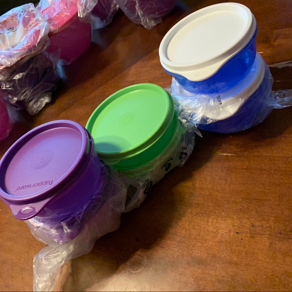 Tupperware mini container set - Picture 6 of 7
